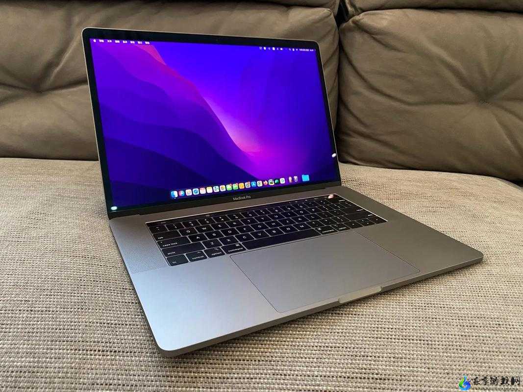 性系 macbook pro 高清：极致视觉享受